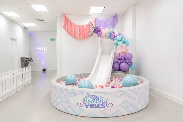Round Ball Pit ball pit rental set up for a kids party in Miami, 8 × 8 ft